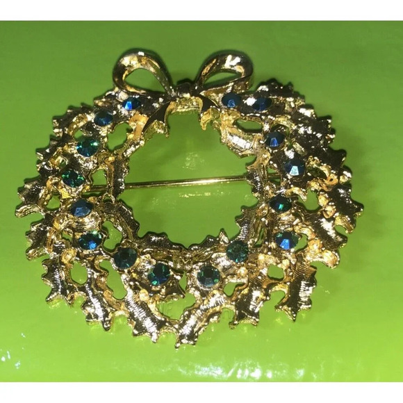 ART BLUE COLOR STONES CHRISTMAS BROOCH GOLD TONE - Picture 1 of 4